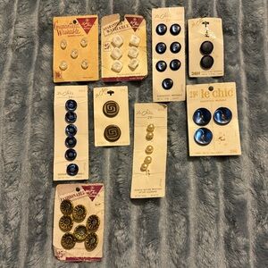 Lot of vintage Le Chic buttons